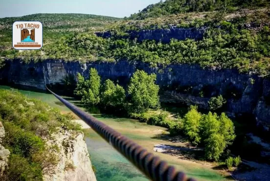 Ecoproparks. Tirolesa sobre río en Tio Tacho.